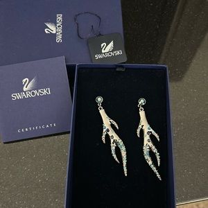 SWAROVSKI HEMATITE METAL BLUE CRYSTAL LONG PIERCED EARRINGS